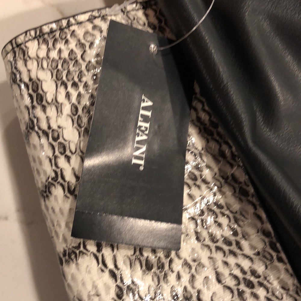 New With Tags!! - Picture 5 of 9